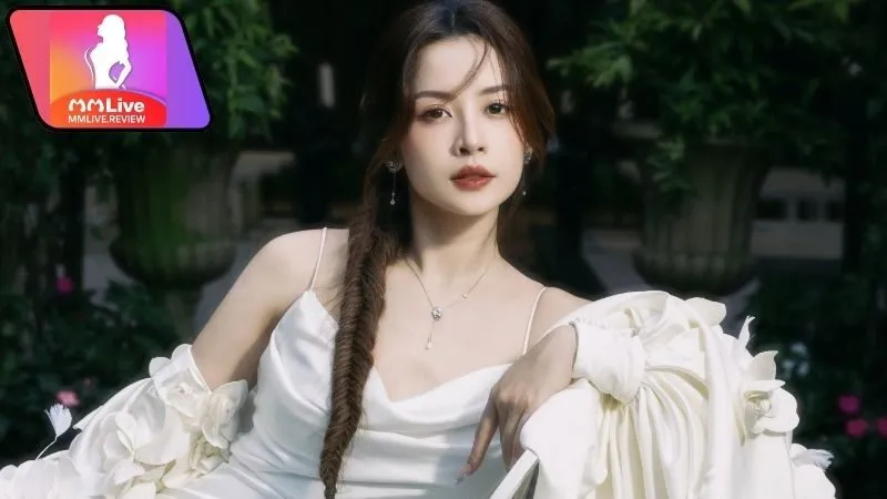 Chi Pu là ai? Hành trình từ hotgirl đến nghệ thuật 3 Sự nghiệp nghệ thuật của Chi Pu