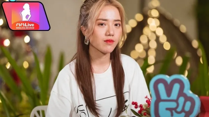 Khánh Linh Là Ai? Một Hành Trình Nghệ Thuật Đầy Cảm Xúc 10 khanh-linh-la-ai